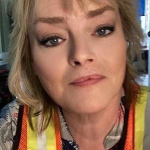 Meet your Posher, Debbie